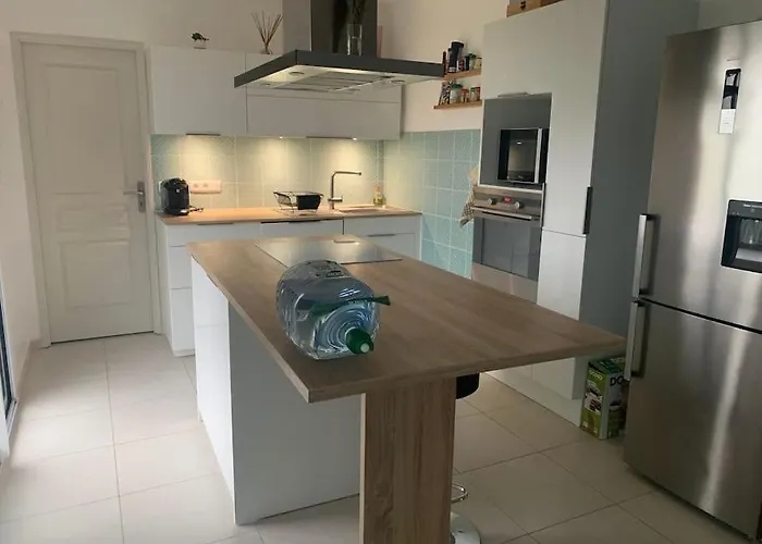 Maison Individuelle, Campagne, 3 Chambres, Baignoire Balneo 2 Places Genech